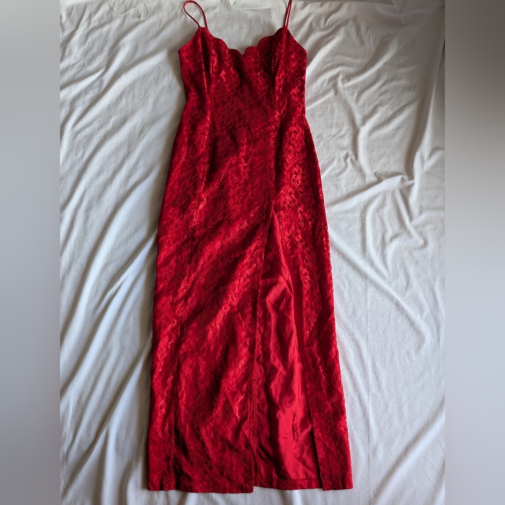☘️L.A. Glo Elegant Red Lace Slit Dress Size Unmarked